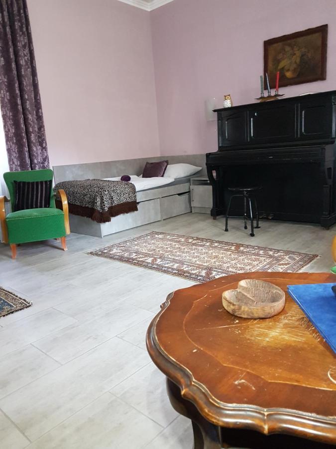 Ketbodonyi Apartments ภายนอก รูปภาพ