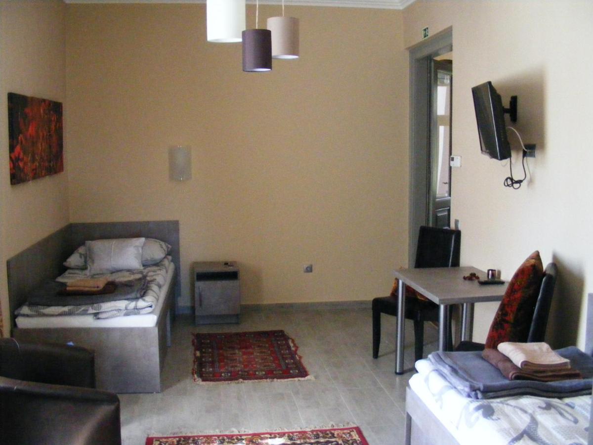 Ketbodonyi Apartments ภายนอก รูปภาพ